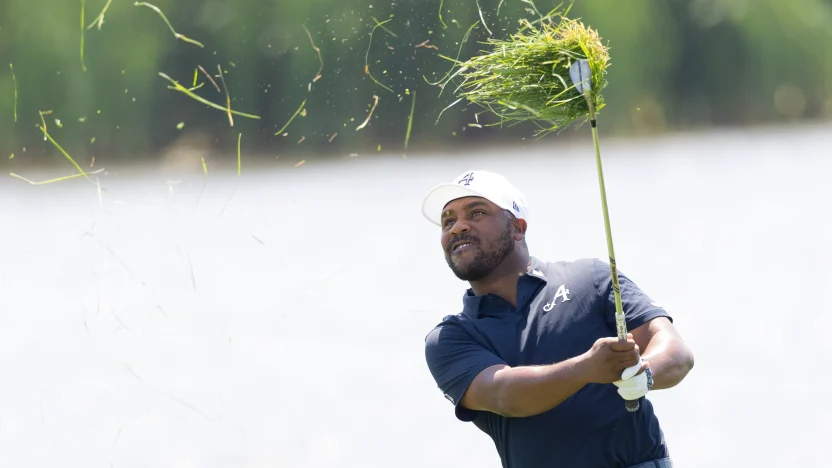 Harold Varner III of 4Aces GC hits his shot on the ninth hole during the second round of LIV Golf Chicago at Bolingbrook Golf Club on Saturday, August 09, 2025 in Bolingbrook, Illinois. (Photo by Chris Trotman/LIV Golf)