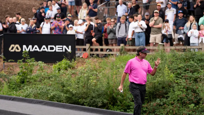 Captain Bubba Watson of RangeGoats GC waves to the crown on the first tee during the final round of LIV Golf United Kingdom at JCB Golf & Country Club on Sunday, July 27, 2025 in Rocester, England. (Photo by Pedro Salado/LIV Golf)