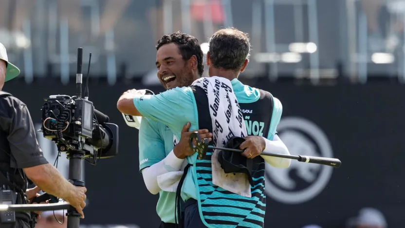 Watch: Muñoz birdie on the 18th hole to win in Indy