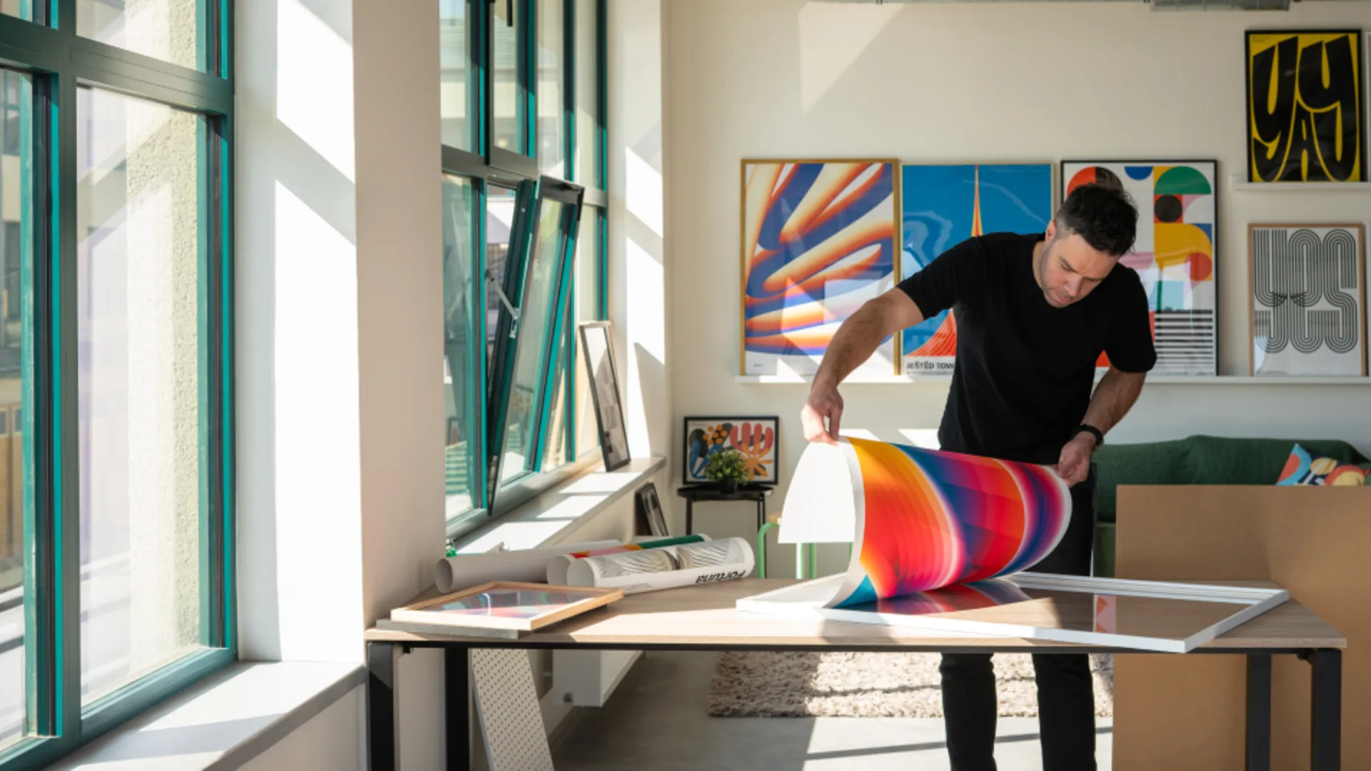 Artist-Page-Posterlad-Portrait-16_9