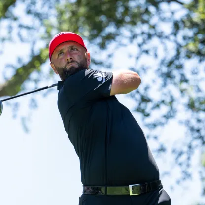 Mast odam videoni silkitmoqda