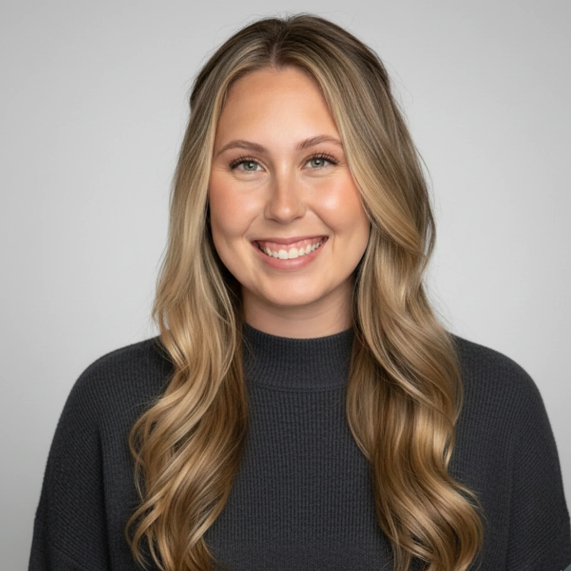 Alexis Linam Headshot_sq